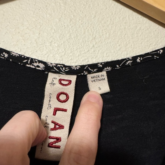 5/$55 !! 🔥 Dolan Black V-Neck Blouse - Picture 2 of 3